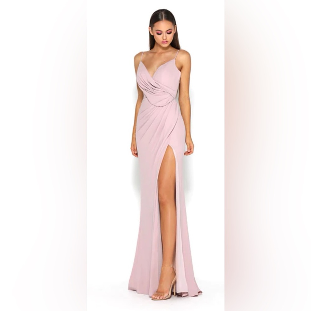 Never worn Portia & Scarlett ROSABELL GOWN MAUVE in size Medium.